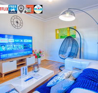 Wollongong station holiday house with Wi-Fi75 Inch TV NetflixParkingBeach - Foster Accommodation