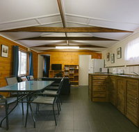 Wonboyn Cabins - Foster Accommodation