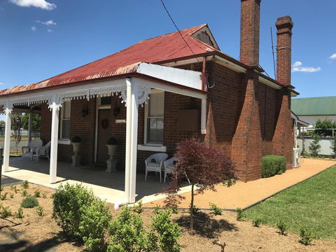 Woodstock Cottage - Foster Accommodation 2