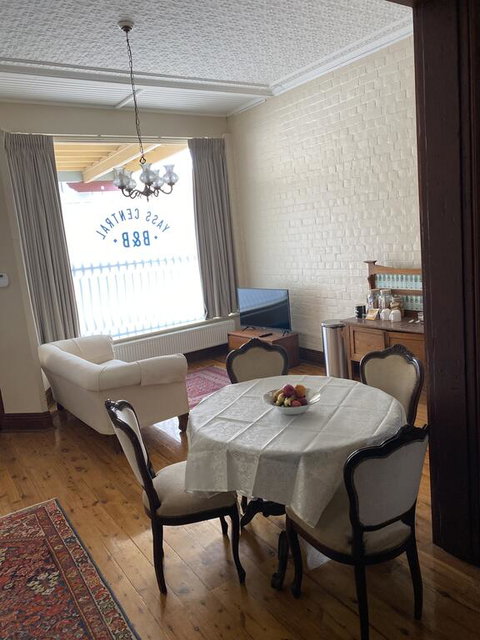 Yass Central B&B - Foster Accommodation 1