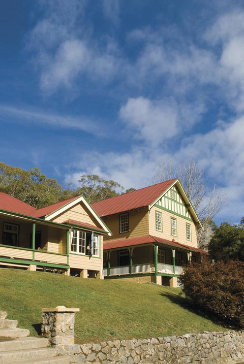 Yarrangobilly Caves House - Foster Accommodation 3