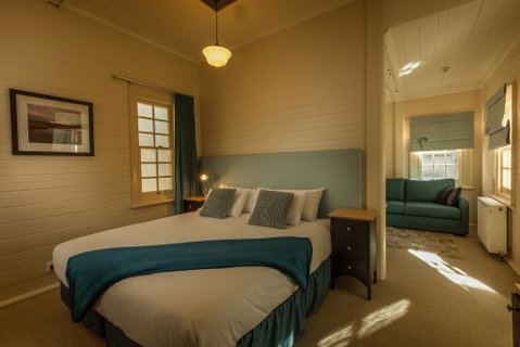Yarrangobilly Caves House - Foster Accommodation 2
