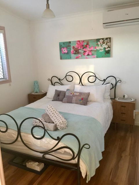 Zen Escape Guest House - Foster Accommodation 3