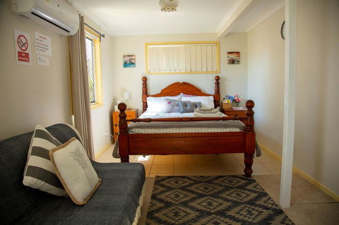 Zen Escape Guest House - Foster Accommodation 0