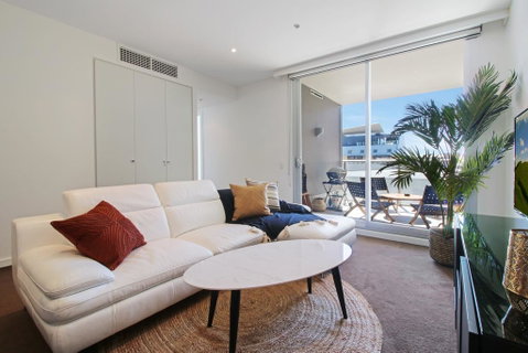 Lux 2BR On Hindmarsh SQ - Foster Accommodation 3
