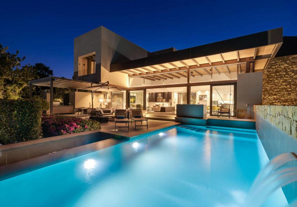 Kawana Waters QLD Foster Accommodation