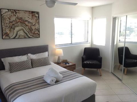 Direct Hotels - North Shore Kawana - Foster Accommodation 1