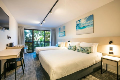 Nightcap At Kawana Waters Hotel - Foster Accommodation 0