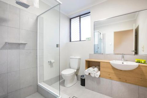 Nightcap At Kawana Waters Hotel - Foster Accommodation 1