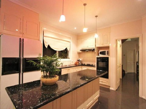 Abbotsford Private Rooms & Pods - 15 Charles Homestay - Foster Accommodation 3