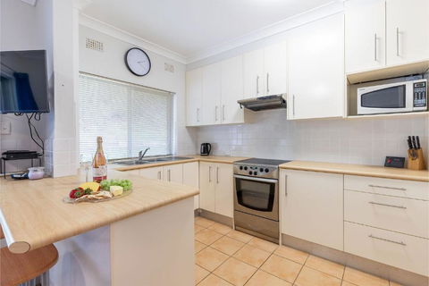 Adriana 4 Open Plan Living With Backyard - Foster Accommodation 1
