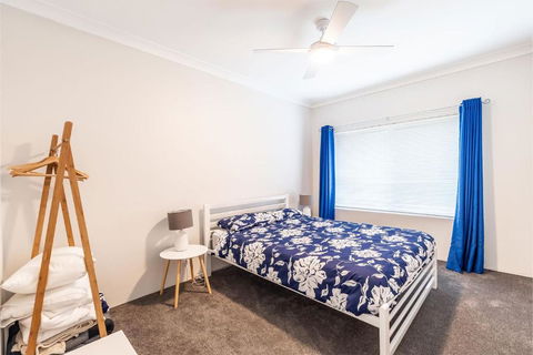Adriana 4 Open Plan Living With Backyard - Foster Accommodation 4