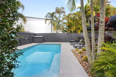 Affordable Pet Friendly Noosa Escape - Foster Accommodation 0