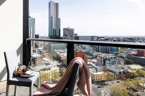 A 2BR Apt Near Melbourne Central Amazing Views - Foster Accommodation 0
