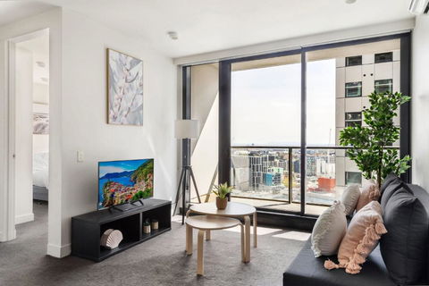 A 2BR Apt Near Melbourne Central Amazing Views - Foster Accommodation 1