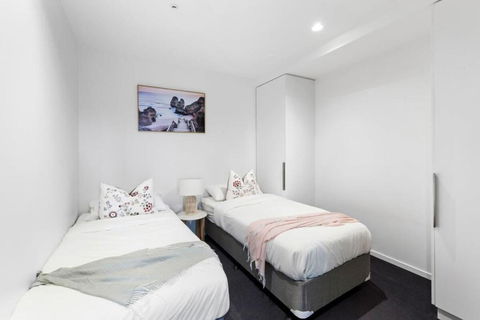 A 2BR Apt Near Shrine Of Remembrance FREE Parking - Foster Accommodation 3