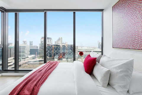 A 2BR Apt With Harbour Views And FREE Parking - Foster Accommodation 1