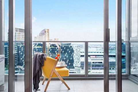 A 2BR Apt With Harbour Views And FREE Parking - Foster Accommodation 0
