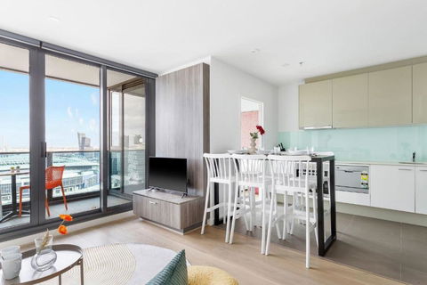 A 2BR Apt With Harbour Views And FREE Parking - Foster Accommodation 3