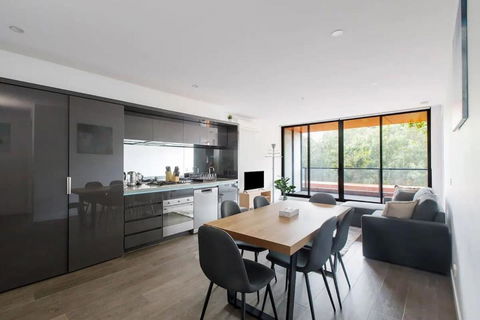 A 3BR Apt Next To Melbourne Zoo FREE Parking - Foster Accommodation 0
