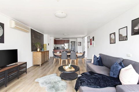A 3BR Apt Next To Southern Cross FREE Parking - Foster Accommodation 2