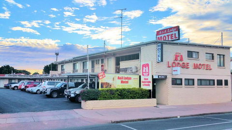 A&A Lodge Motel - Foster Accommodation 0