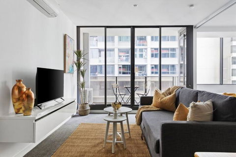 A Chic 2BR Apt Near Southern Cross, With Secure Parking - Foster Accommodation 0