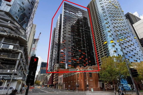 A Chic 2BR Apt Near Southern Cross, With Secure Parking - Foster Accommodation 1