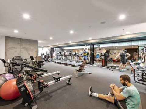 A Chic 2BR Apt Near Southern Cross, With Secure Parking - Foster Accommodation 3