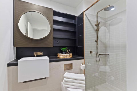 A Chic 2BR Apt Right Next To Melbourne Central - Foster Accommodation 3
