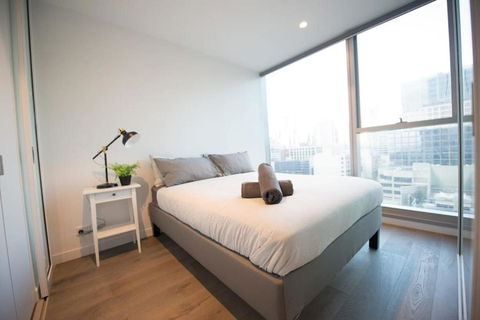 A Chic 2BR CBD Apartment Near Southern Cross - Foster Accommodation 4