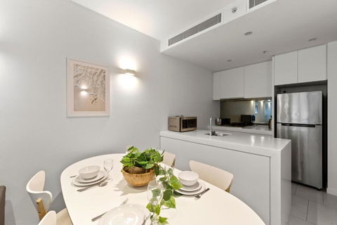 A Chic & Comfy 2BR Apt Near Federation Square - Foster Accommodation 2