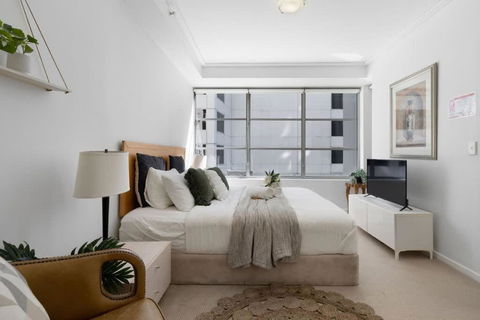 A Comfy 2BR Apt For 7 Next To Darling Harbour - Foster Accommodation 0