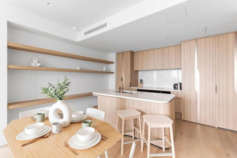 A Cozy 2BR Apt At Sapphire By The Gardens - Foster Accommodation 4