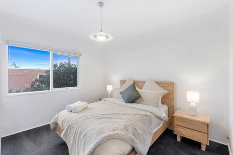 A Home Away From Home In Geelong - Foster Accommodation 4