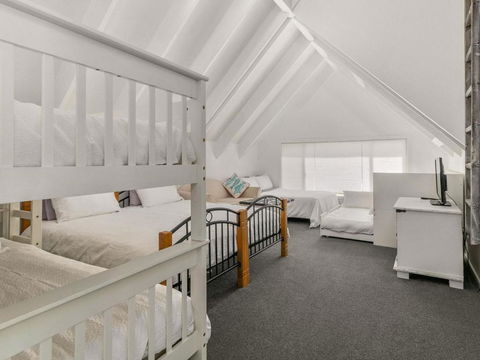 A La Plage - Foster Accommodation 1