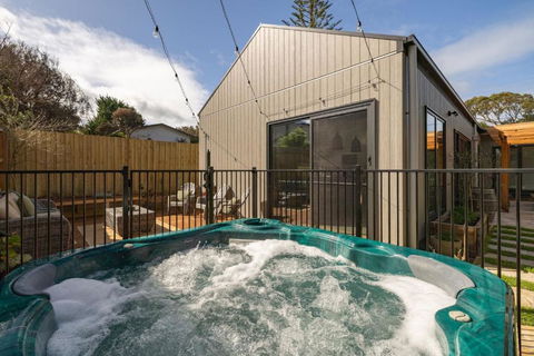 A Lazy Marlin - Foster Accommodation 3