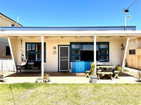 A Magic Shack - Relax, Recharge, Frolic & Fish - Foster Accommodation 0