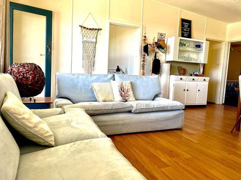 A Magic Shack - Relax, Recharge, Frolic & Fish - Foster Accommodation 3
