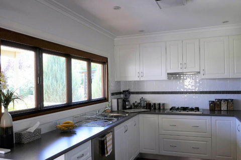 A Market Place Mudgee - Foster Accommodation 4