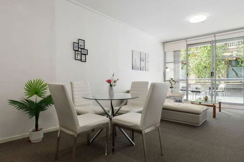 A Modern & Comfy Studio Next To Darling Harbour - Foster Accommodation 3