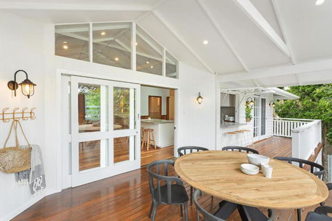 A Perfect Stay - Golden Hus - Foster Accommodation 1