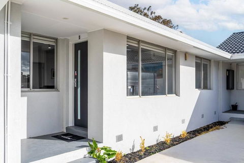 A Private Hideaway With Large Backyard And CarParks - Foster Accommodation 2