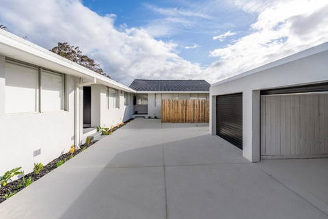 A Private Hideaway With Large Backyard And CarParks - Foster Accommodation 4