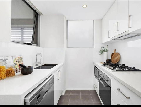 A Private Room - 1 Train Stop To Chatswood CBD - Foster Accommodation 0