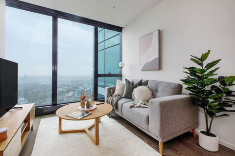A Sky-high Metropolis Retreat Near The CBD - Foster Accommodation 0