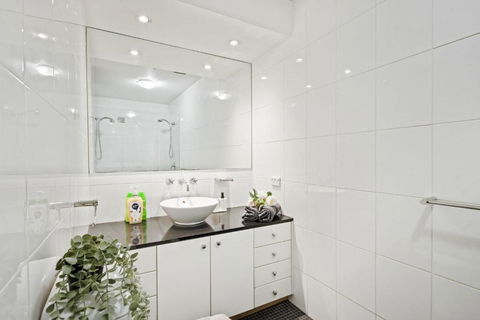 A Stylish Studio For 6 Next To Darling Harbour - Foster Accommodation 2