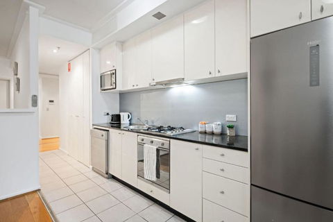 A Stylish Studio For 6 Next To Darling Harbour - Foster Accommodation 4