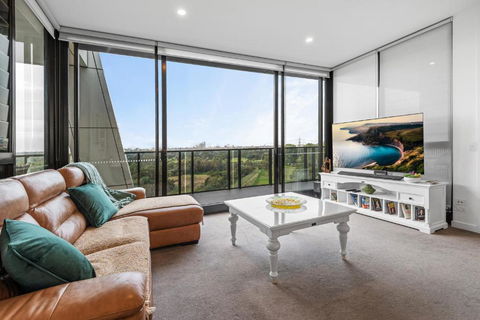 A Taste Of Paradise In Inner City Suburbia - Foster Accommodation 0