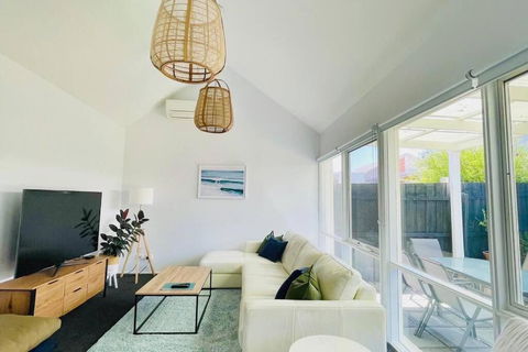 A Wave From It All - Foster Accommodation 3